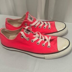 Converse Classic Low Top Sneakers